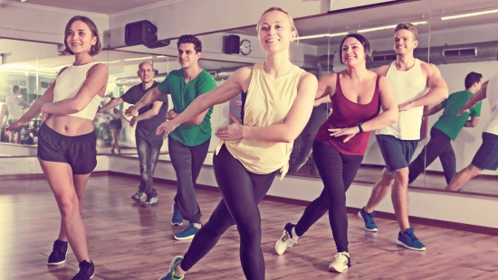 Tại sao nhiều người chọn Zumba là bộ môn tập để giảm cân?